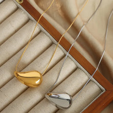 Load image into Gallery viewer, Amie Droplet Necklace