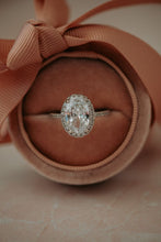 Load image into Gallery viewer, Lavinia Oval Cut Silver Ring