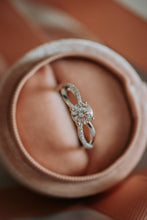 Load image into Gallery viewer, Aspen Round Cut 1CT Moissanite on Sterling Silver