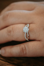 Load image into Gallery viewer, Aspen Round Cut 1CT Moissanite on Sterling Silver