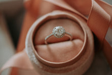 Load image into Gallery viewer, Blaire Round Cut 1CT Moissanite on Sterling Silver