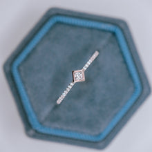 Load image into Gallery viewer, The Gia Ring