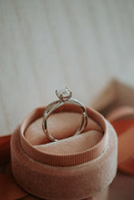 Load image into Gallery viewer, Aspen Round Cut 1CT Moissanite on Sterling Silver