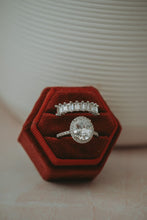 Load image into Gallery viewer, Azure Round Cut 2PC Ring Set