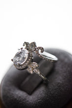 Load image into Gallery viewer, Ivy Oval Cut Sterling Silver Ring Set