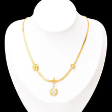 Load image into Gallery viewer, Davi Four-Leaf Clover Gold Necklace