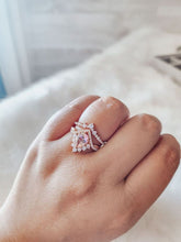 Load image into Gallery viewer, Rayna Morganite Rose Gold Ring Set