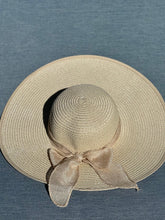 Load image into Gallery viewer, Farrah Floppy Hat "Cream"