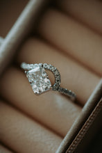 Load image into Gallery viewer, Astrid White Gemstone Sterling Silver Ring