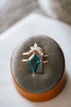 Load image into Gallery viewer, Samara 2PC Blue Crystal Ring Set
