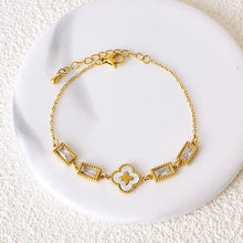 Load image into Gallery viewer, Luna Four Leaf Clover Bracelet