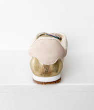 Load image into Gallery viewer, Madrid Sneaker in Beige/Gold