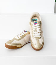 Load image into Gallery viewer, Madrid Sneaker in Beige/Gold