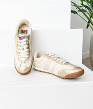 Load image into Gallery viewer, Madrid Sneaker in Beige/Gold