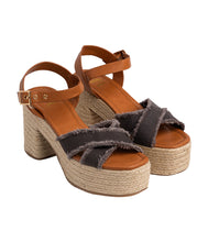 Load image into Gallery viewer, Nana Platform Sandals in Black
