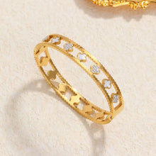 Load image into Gallery viewer, Alice 4 Leaf Clover Bangle Bracelet