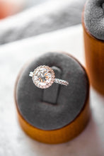 Load image into Gallery viewer, Veda Round Cut Champagne Gold Ring White Zircon
