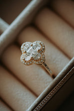 Load image into Gallery viewer, Frankie Clover 18K Gold Ring