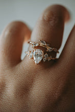 Load image into Gallery viewer, Elsie 2PC Champagne Gold Ring Set