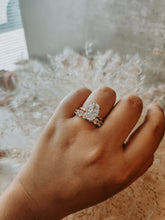 Load image into Gallery viewer, Estelle 2PC Champagne Gold Ring Set