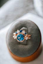 Load image into Gallery viewer, Amari 2PC Sapphire Blue Spinel Rose Gold Ring
