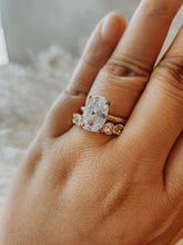 Load image into Gallery viewer, Estelle 2PC Champagne Gold Ring Set