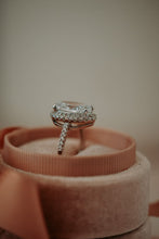 Load image into Gallery viewer, Lavinia Oval Cut Silver Ring