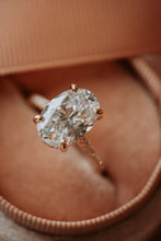 Load image into Gallery viewer, Marina Oval Cut Rose Gold Ring