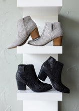 Load image into Gallery viewer, fb_feed