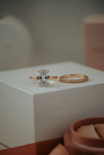 Load image into Gallery viewer, Helena 2PC Champagne Gold Ring Set