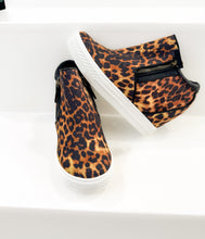 Load image into Gallery viewer, Timmibelle Hidden Sneaker Wedge in Leopard