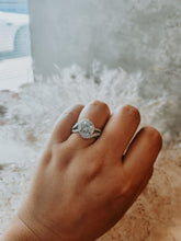Load image into Gallery viewer, Ariana Round Cut Sterling Silver Ring