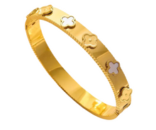 Load image into Gallery viewer, Clara 4 Leaf Flower Clover Gold Bangle
