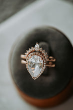 Load image into Gallery viewer, Jazlyn Pear Cut 2PC Rose Gold Ring Set