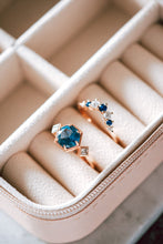 Load image into Gallery viewer, Amari 2PC Sapphire Blue Spinel Rose Gold Ring