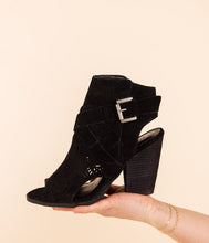Load image into Gallery viewer, Zuzanna Heeled Sandal in Black