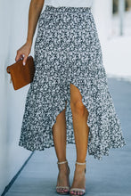 Load image into Gallery viewer, Black Traveler Skirt