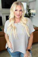 Load image into Gallery viewer, Textured Line Twisted Short Sleeve Top in Light Grey