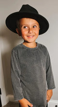 Load image into Gallery viewer, Vintage Like Vinyl IRON BLACK | Kids Mineral Wash Boyfriend Tee