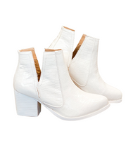 Load image into Gallery viewer, Not Rated Tarim Booties in White Croc - Rural Haze
