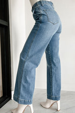 Load image into Gallery viewer, Multi Button Waist Light Wash Jeans
