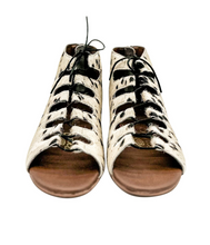 Load image into Gallery viewer, Nola Sandals in Black and White - Rural Haze

