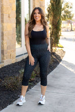 Load image into Gallery viewer, Ready to Ship | Black LEOPARD CAPRI with POCKETS  - Luxe Leggings by Julia Rose®
