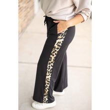 Load image into Gallery viewer, Women’s buttery soft leopard panel lounge pants with pockets
