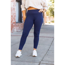 Load image into Gallery viewer, Julia Rose The Nyla navy full-length leggings with pockets, Women wearing navy pocket leggings
