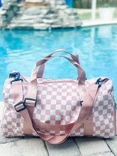 Load image into Gallery viewer, Checkered Duffle Bag "Pink"
