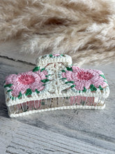 Load image into Gallery viewer, Flower Crochet Light Pink Hair Claw

