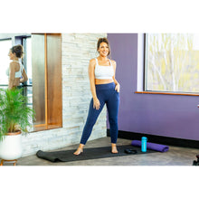 Load image into Gallery viewer, Julia Rose The Riley navy 7/8 ankle length leggings with pockets, high-waisted women’s leggings
