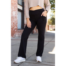 Load image into Gallery viewer, Ready to Ship | The Liz - Crossover 30"  Bootcut Leggings with Pockets

