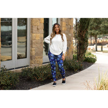 Load image into Gallery viewer, Ready to Ship |  Blue Snowflake Leggings
